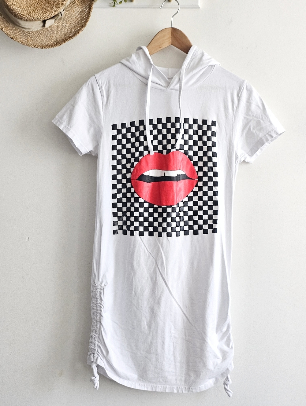 ON FIRE Y2K Lips Checkerboard Hoodie Dress White Ruched Side Size L